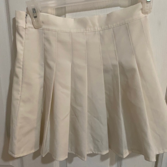 Mini Pleated Skirt Bundle - Size S - Picture 4 of 8